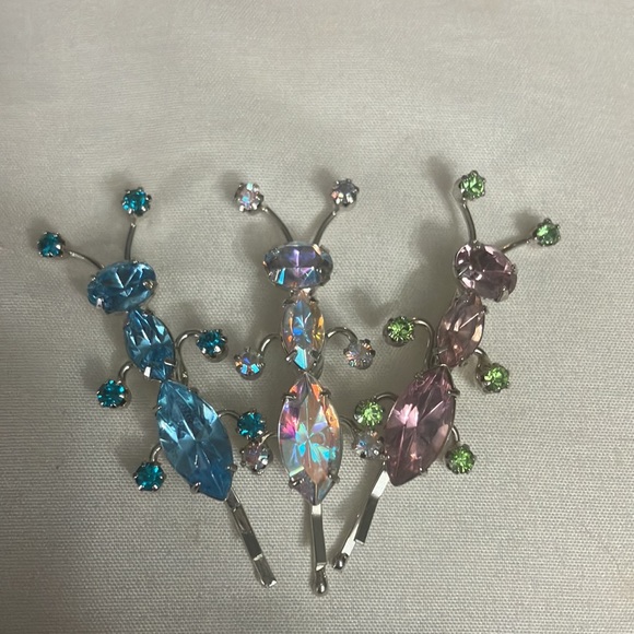 Tarina Tarantino Bug Bobby Pins - Picture 2 of 3